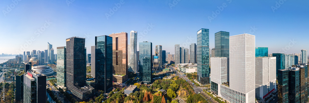 航拍金融区的杭州城市风光和现代建筑景观