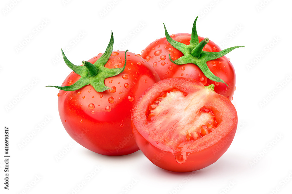 新鲜番茄，切成两半，在白色背景上分离出滴汁。