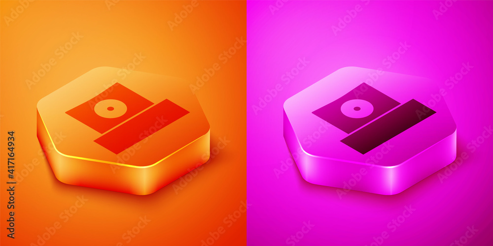 等距喷雾罐喷嘴帽图标隔离在橙色和粉色背景上。六边形按钮。矢量。
