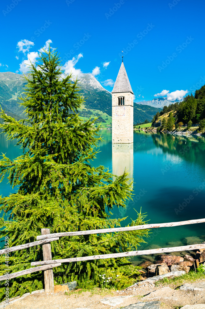意大利南蒂罗尔州雷琴湖温施高Graun im Vinschgau的库伦水下钟楼