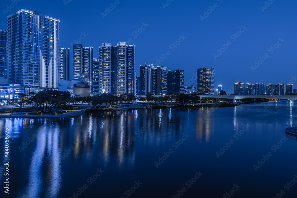 广州市南沙区蕉门江畔建筑夜景