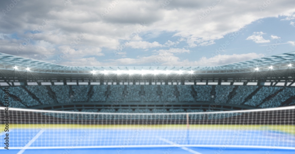 蓝天白云的体育场空网球场的构成