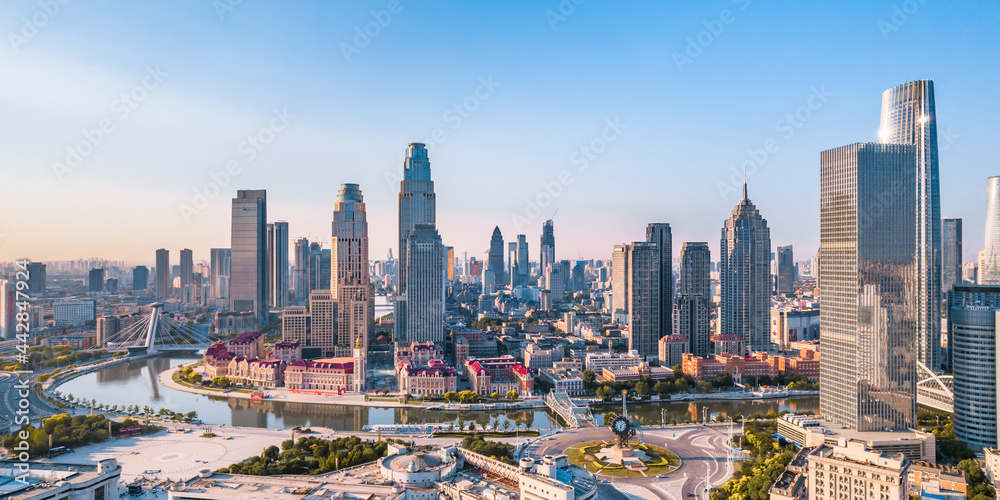 航拍天津金湾广场和世纪钟CBD天际线，天津，中国