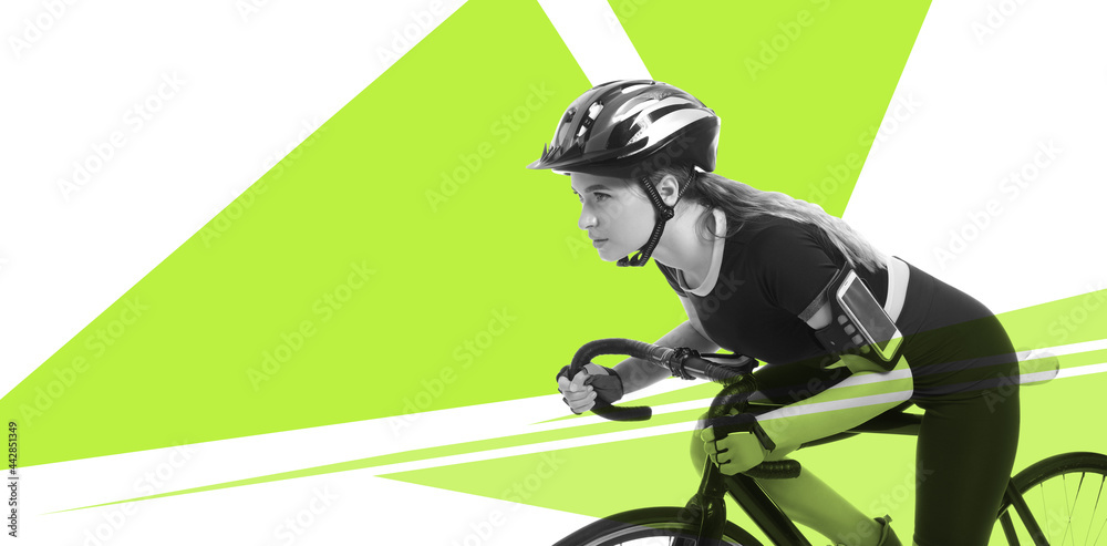 白色背景下骑自行车的女自行车手的色调肖像