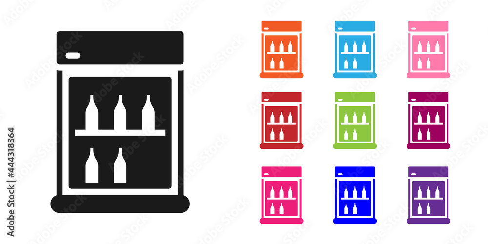 黑色商用冰箱，用于储存白色背景上隔离的饮料图标。可储存易腐饮料