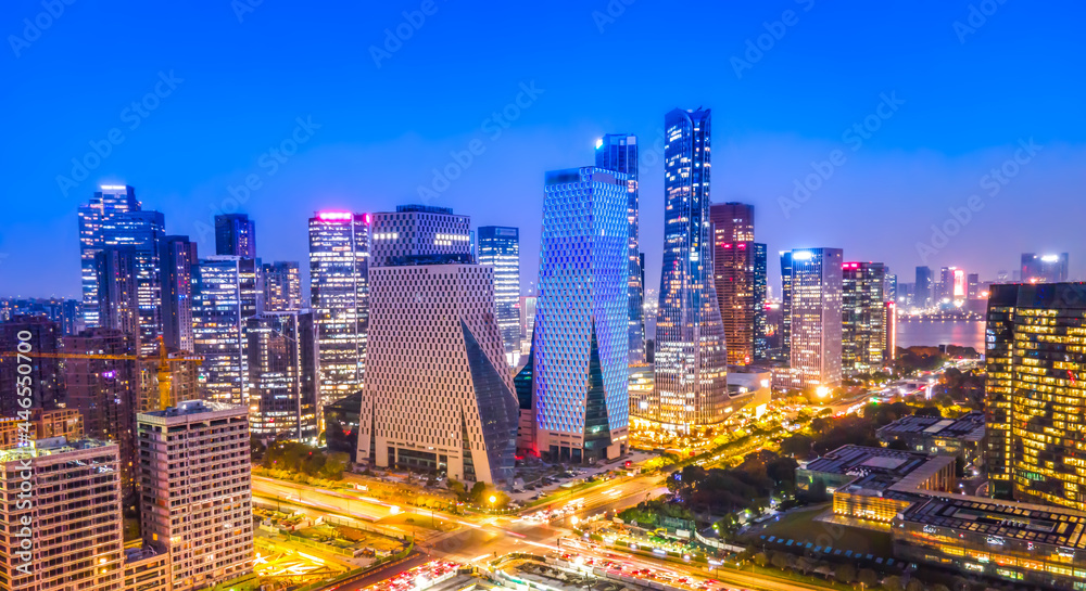 中国杭州现代城市建筑景观航拍夜景