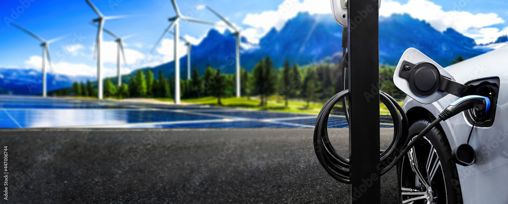 可再生能源生产的绿色可持续能源概念中的电动汽车充电站