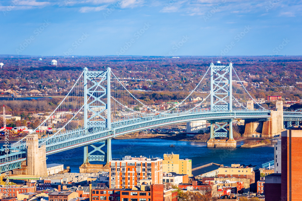 本杰明·富兰克林大桥，横跨从费城到美国新泽西州卡姆登的特拉华RIver。