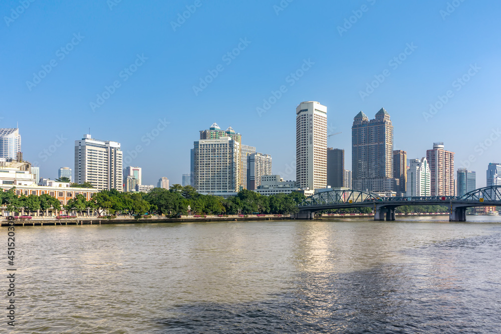 中国宁波市中心的建筑景观天际线