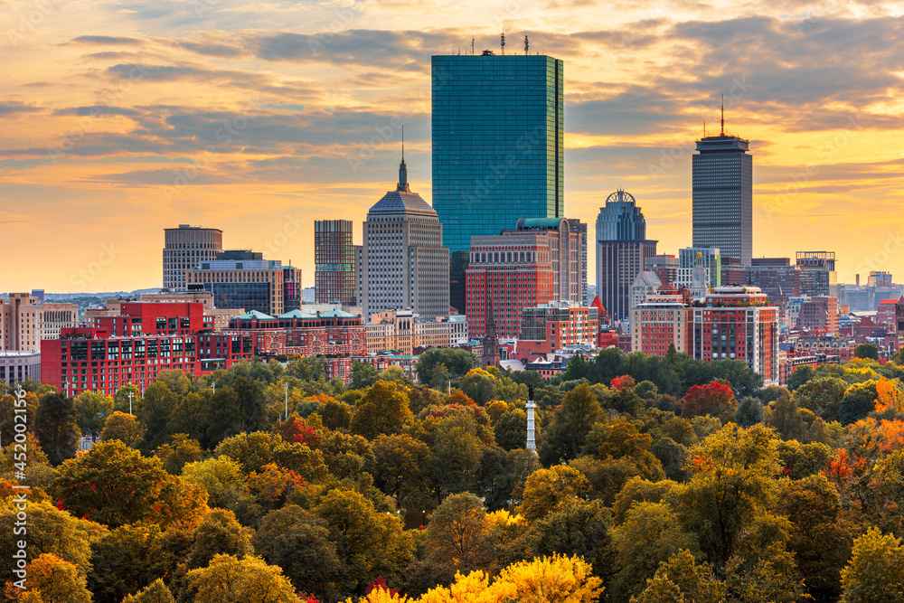 美国马萨诸塞州波士顿市波士顿公共区上空的天际线