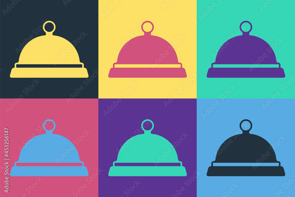 流行艺术，上面覆盖着一盘在彩色背景上隔离的食物图标。托盘和盖子标志。餐厅