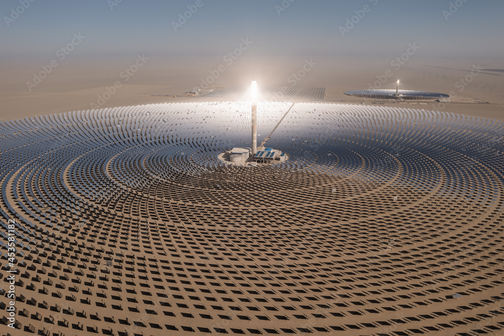 光伏发电，中国敦煌太阳能热电站。