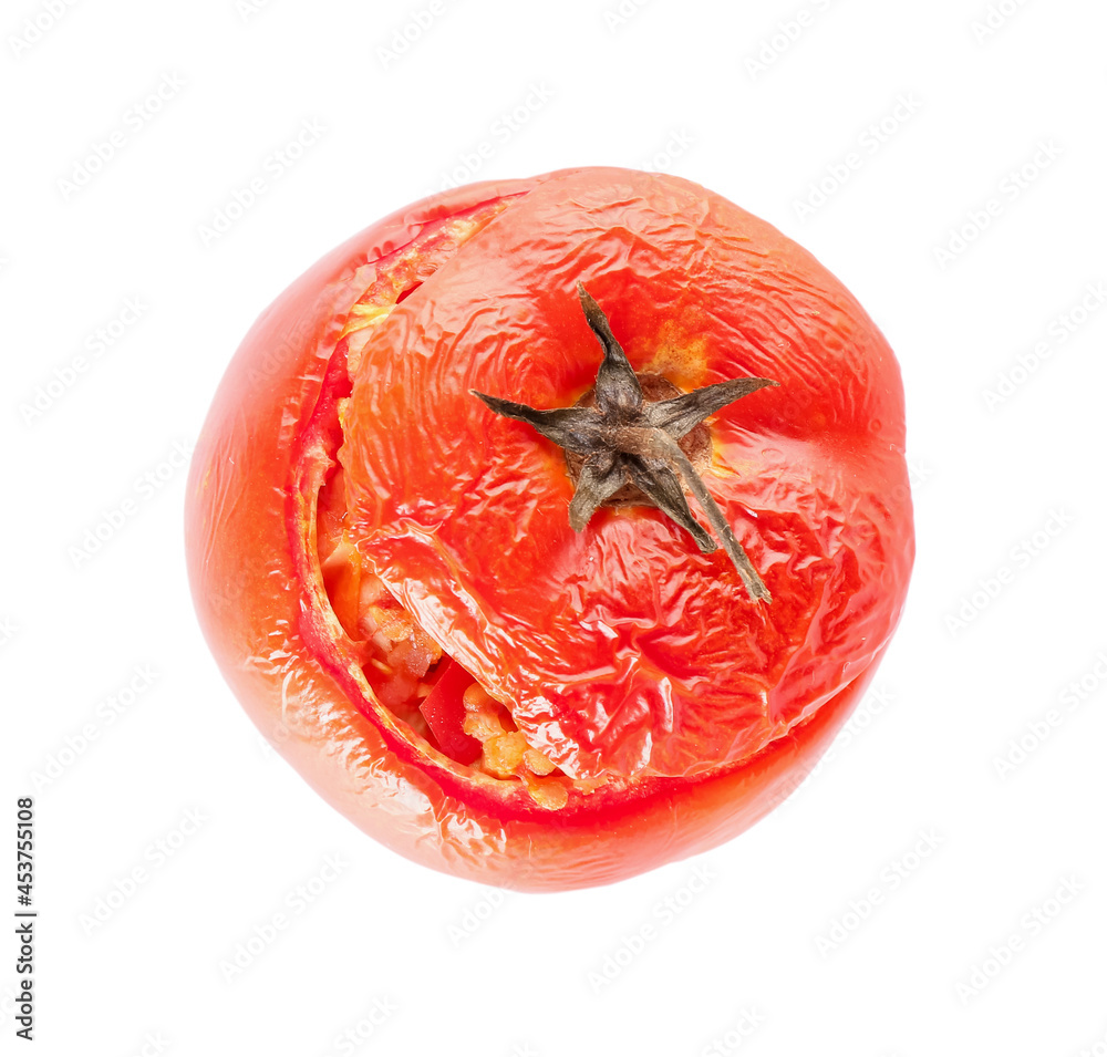 白色背景上美味的填充番茄