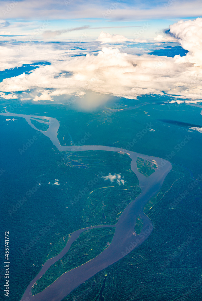 秘鲁亚马逊河鸟瞰图
