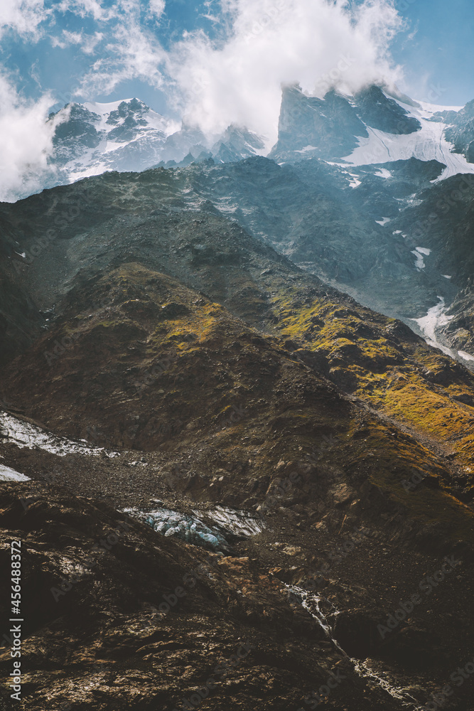 高加索山脉景观自然旅游风景秀丽的目的地荒野