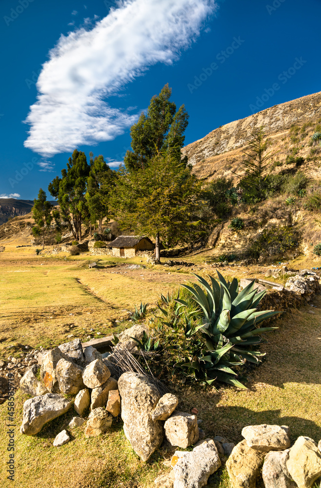 Antacocha，安第斯山脉中典型的秘鲁村庄
