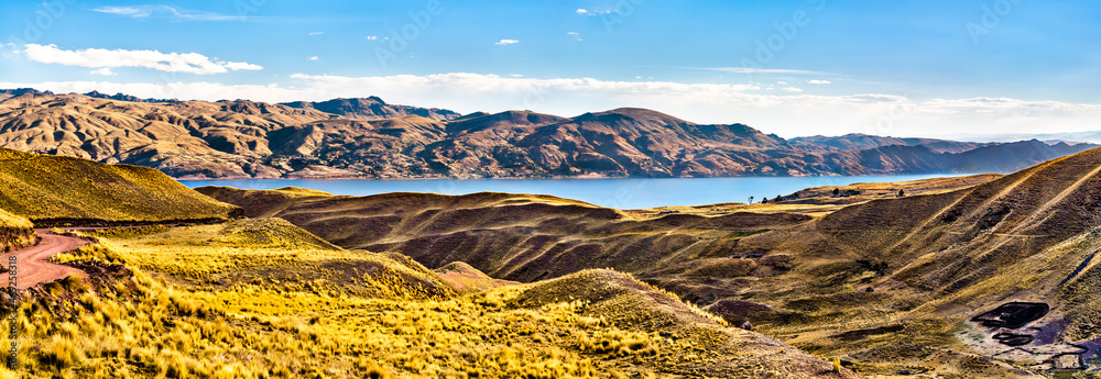 秘鲁库斯科地区兰吉拉约湖全景