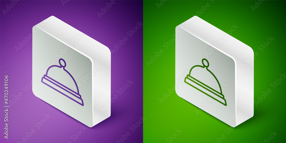 等距线覆盖着一托盘食物图标，隔离在紫色和绿色背景上。托盘和li
