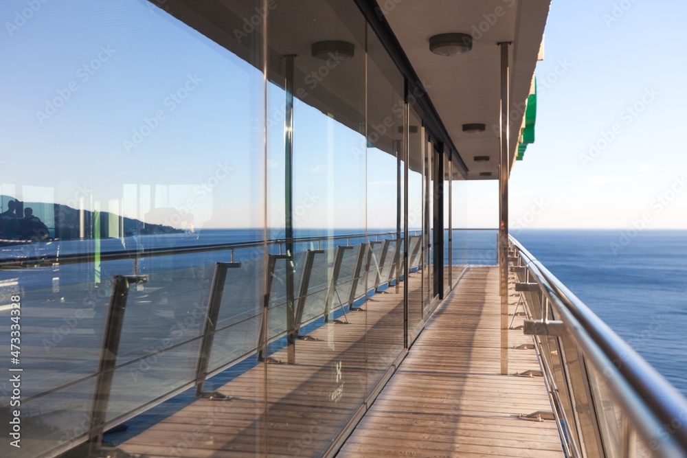 钢化夹层玻璃栏杆面板，无框架，现代建筑用安全玻璃