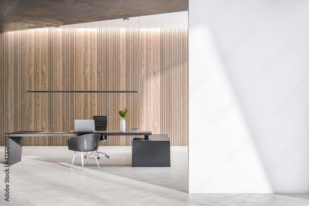 现代木制设计师办公室室内，墙上有干净的白色实体模型，家具，风