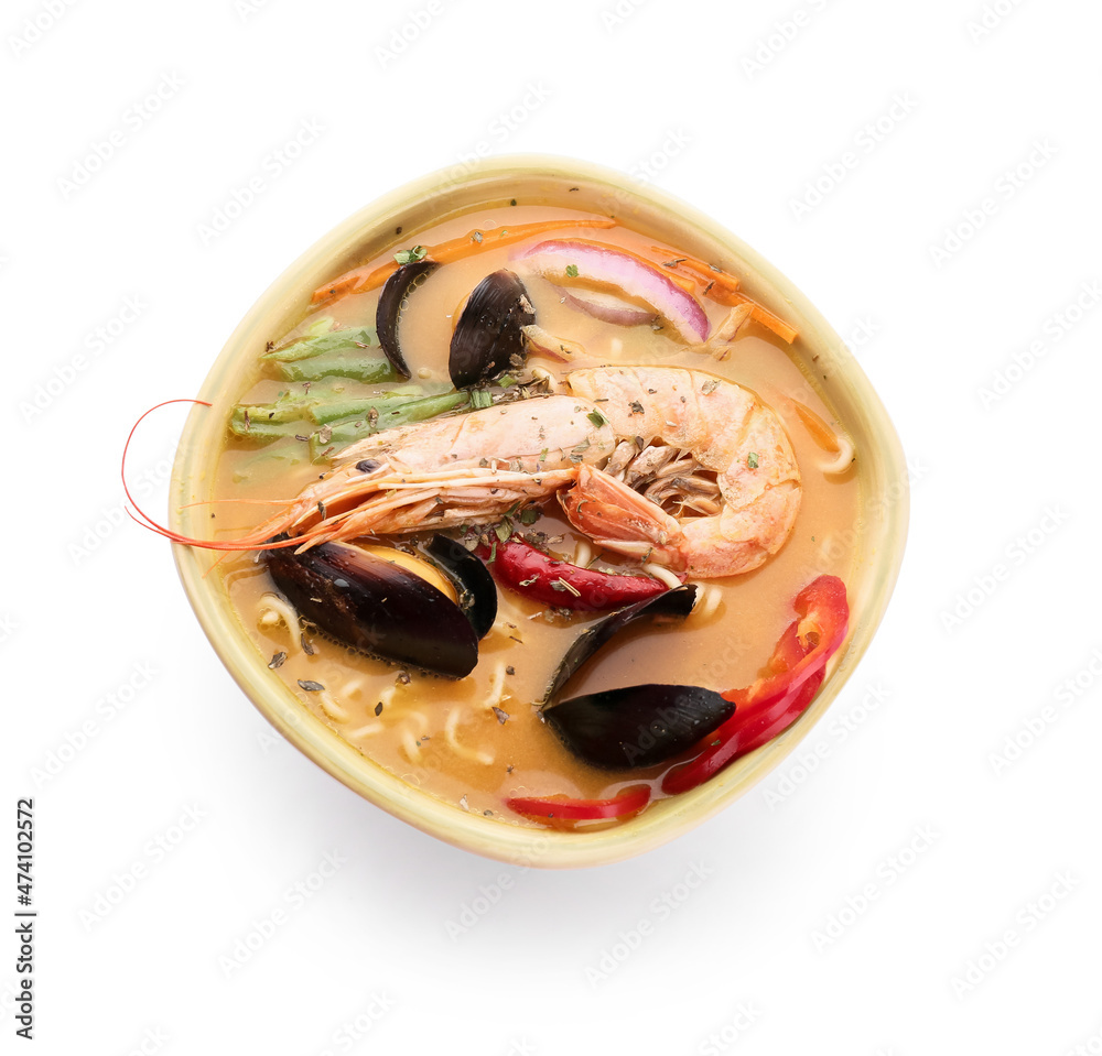 一碗美味的白底泰国汤