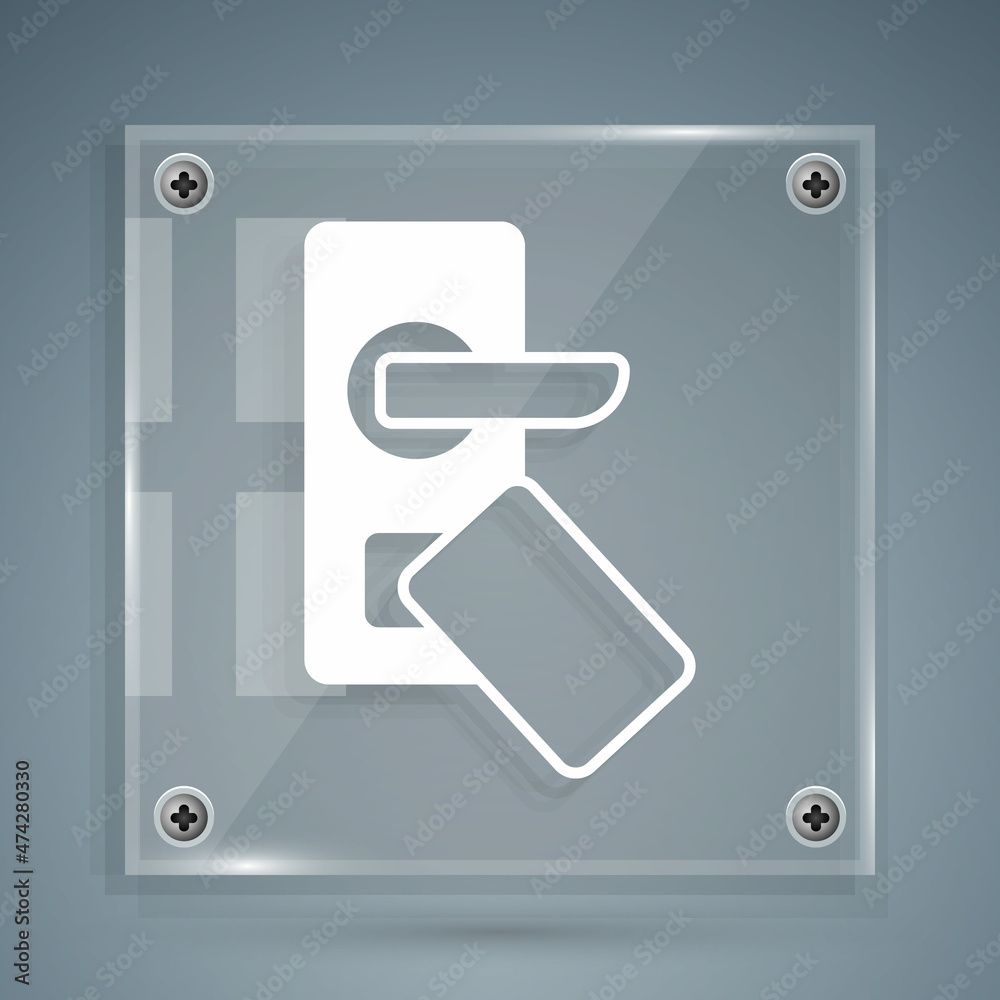 白色数字门锁，带有无线技术，用于在灰色背景上隔离的解锁图标。门h
