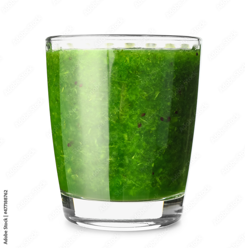 一杯美味的绿色果汁，白底分离
