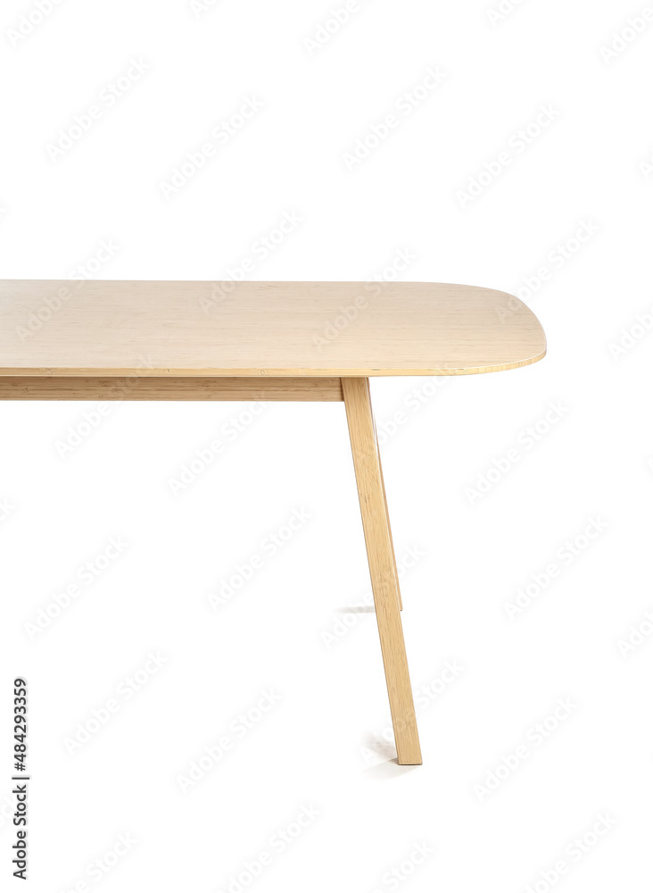 时尚的白色木制桌子