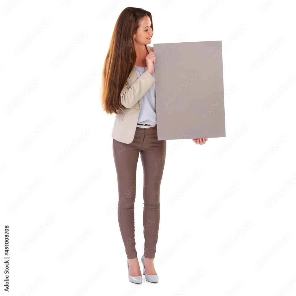 让我们引起你的注意。一位年轻女商人拿着一块空白的棕褐色文案的工作室照片。