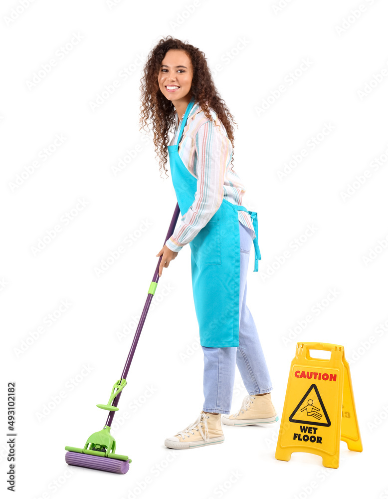 清洁服务的非裔美国女工，白色背景上有拖把和警告标志