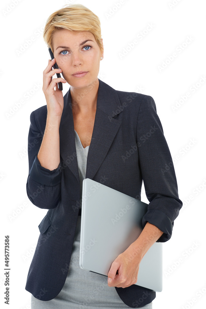 接电话。一位年轻的女商人拿着笔记本电脑在打手机。