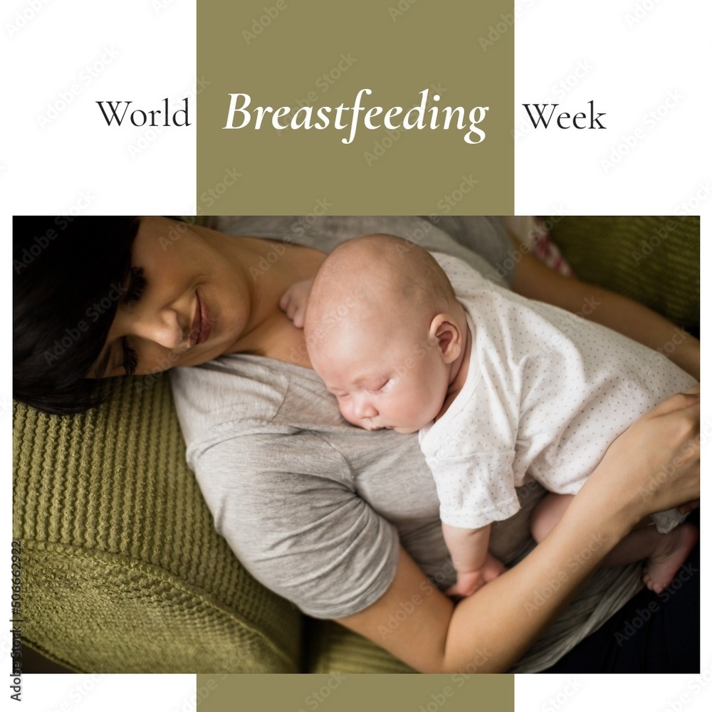 高加索母亲和躺在沙发上的女婴以及世界母乳喂养周文本的合成