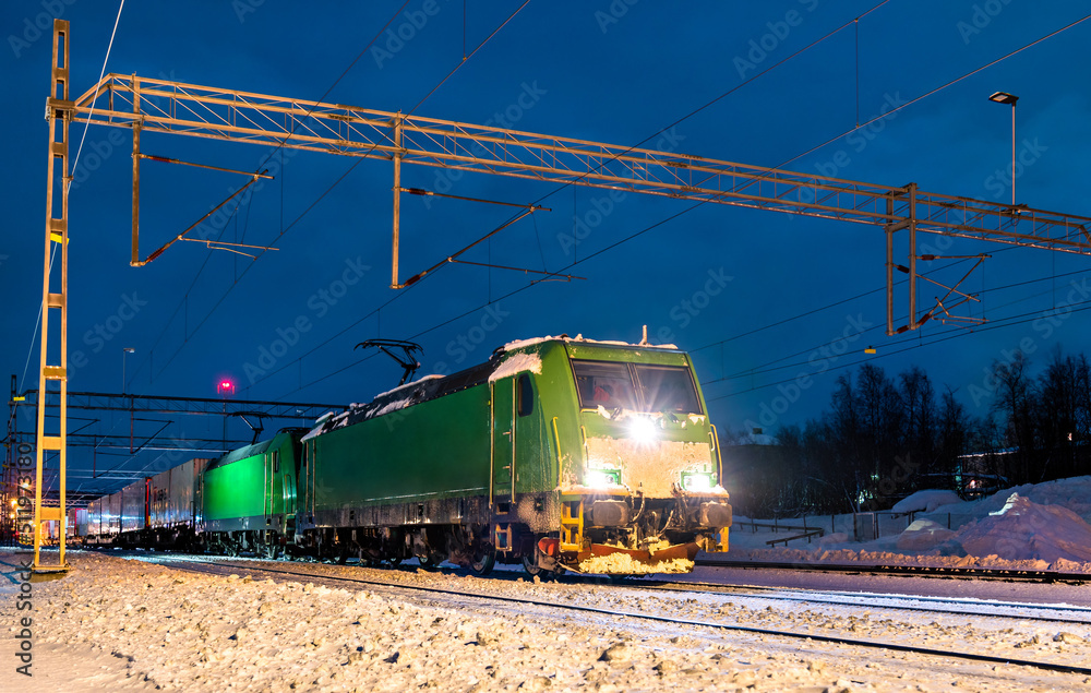 瑞典拉普兰Abisko冬季货运列车