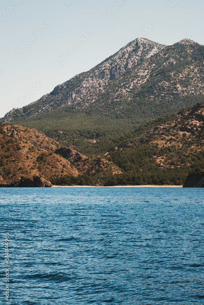 土耳其爱琴海海湾和山脉景观自然目的地夏季美丽的旅游风景