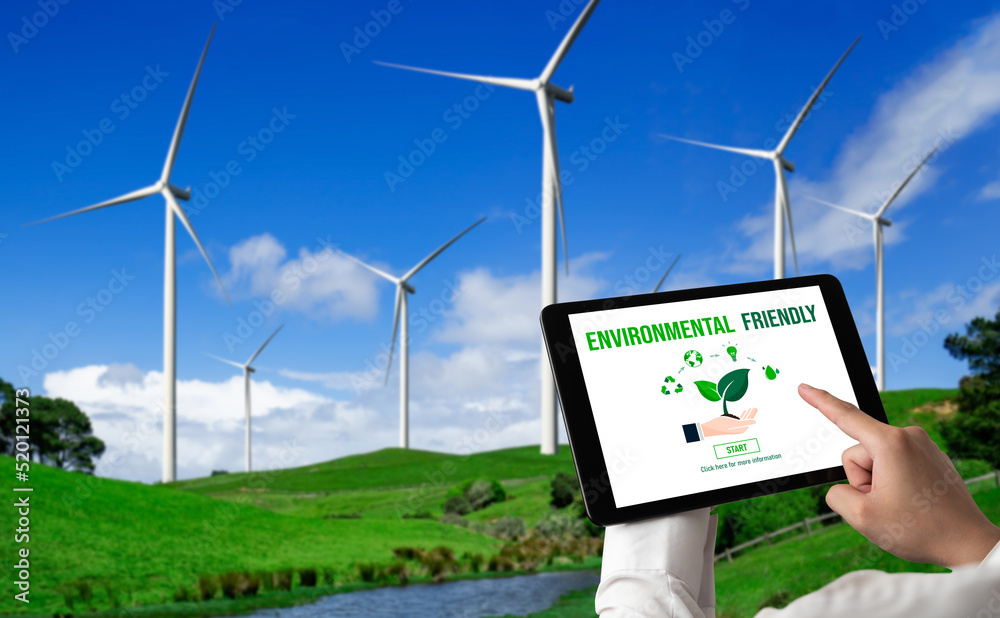 绿色商业转型，节约环境和ESG商业理念。商人使用选项卡