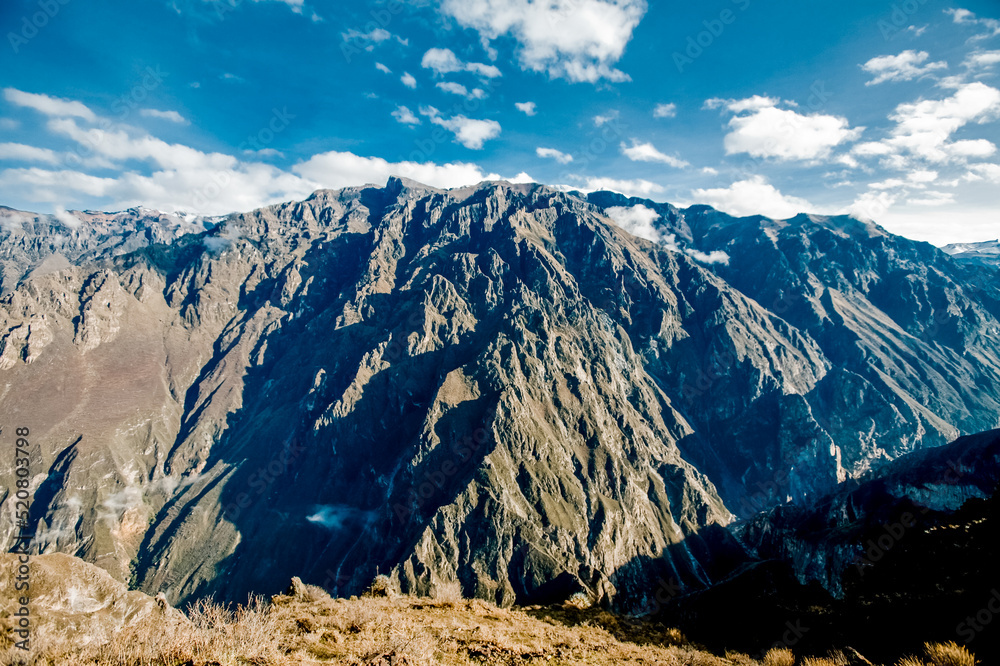秘鲁的科尔卡峡谷地区-南美洲。世界上最深的峡谷之一