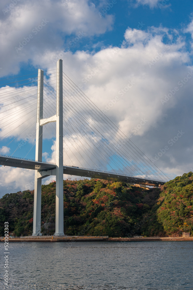 Megami大桥横跨日本长崎湾