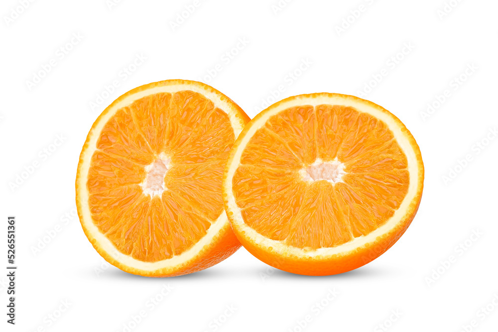 在白色背景下分离的橙色水果切片。