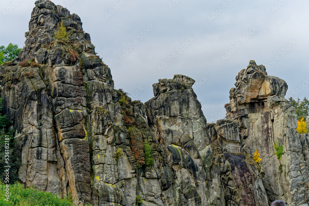 Horn Bad Meinberg，德国-2022年5月10日威斯特伐利亚Externsteine岩石视图