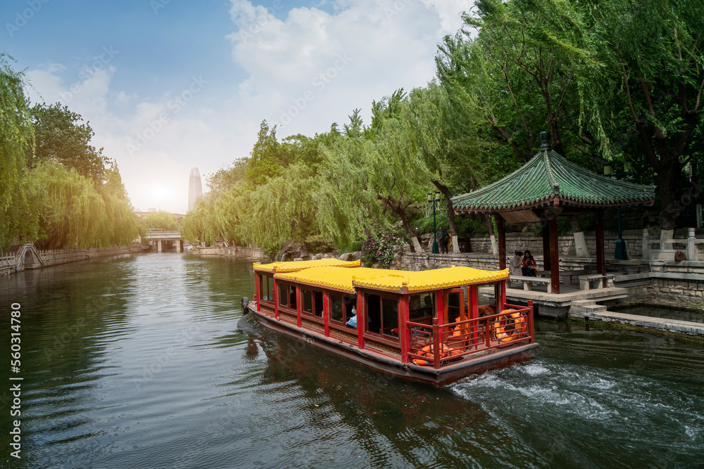 Jinan Daming Lake Chinese Garden Scenic Area