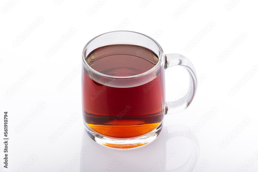 白底红茶杯，带剪裁路径