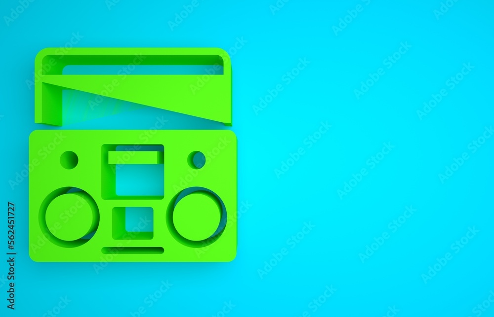 绿色家用立体声音响，蓝色背景上有两个扬声器图标。音乐系统。极简主义风格