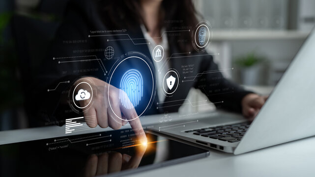 使用指纹和面部识别的生物识别身份系统，用于保障云访问安全、保护敏感数据并在数字平台Latch中对用户进行身份验证