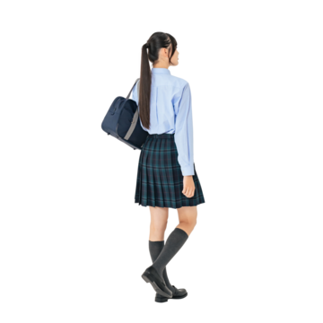 步行的女学生制服背影 手工精密抠图的背景透明全身PNG写真