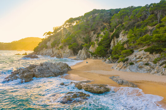 西班牙布拉瓦海岸洛雷特德马尔的博阿德拉湾海滩