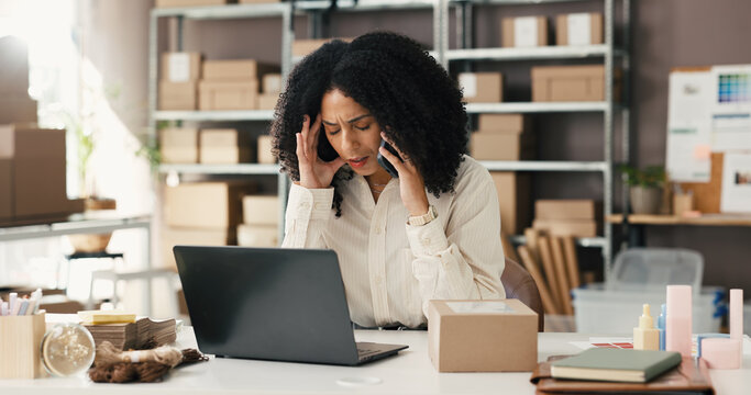笔记本电脑、女性或电话通话：物流中因供应商延迟、配送错误或危机产生的压力；电商、小企业主与客户沟通丢失包裹、运输错误及担忧